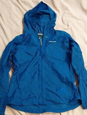 Patagonia Blue Houdini Packable Wind Jacket
